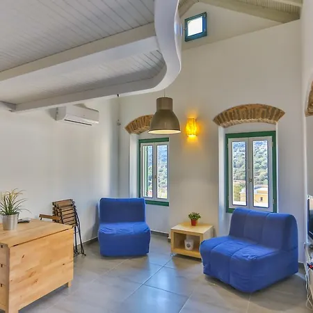 Annika Deluxe * سيمي