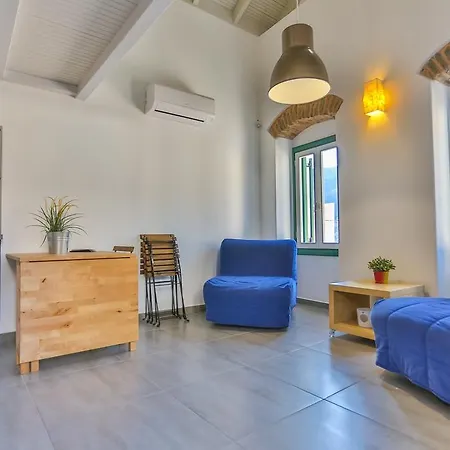 Annika Deluxe Apartment Symi