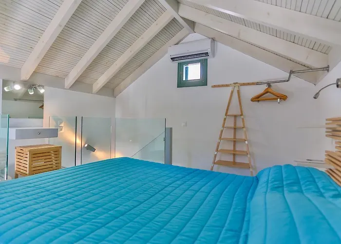 Annika Deluxe アパート シミ