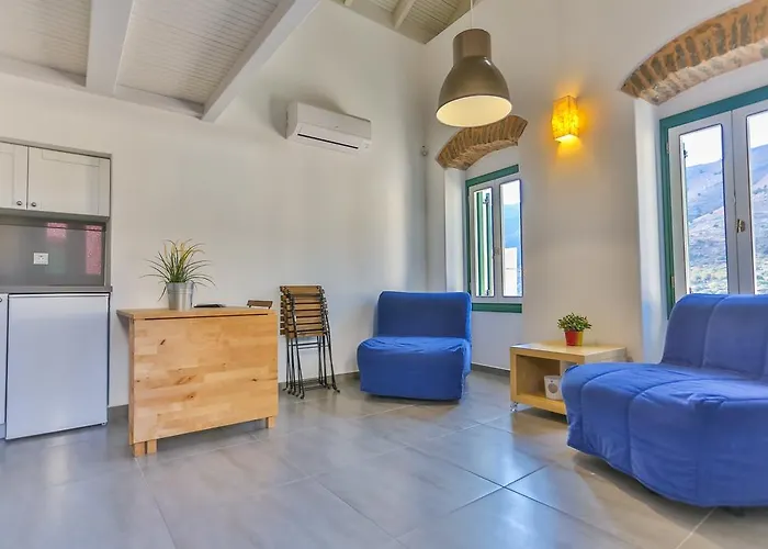 Annika Deluxe アパート シミ