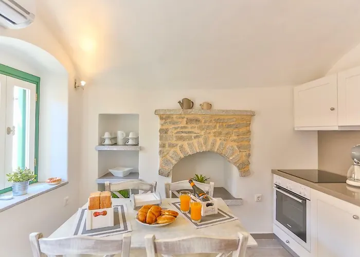 Annika Deluxe アパート